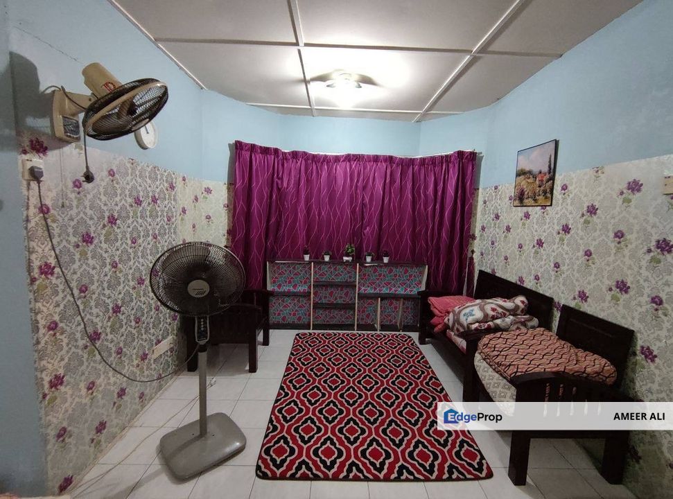 Renovated Extended Termurah SP4 Saujana Putra Double Storey New Paint, Selangor, Jenjarom