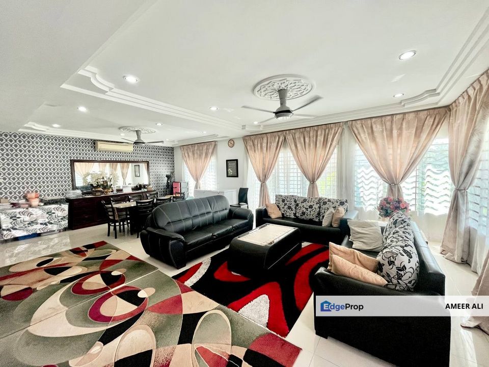 Below 800K Bungalow U6 5001sqft 6 Bedrooms 4 Baths Desa Subang Permai, Selangor, Subang