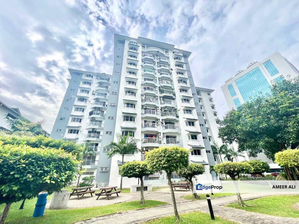 Largest 1595sf Tiara Kelana Fully Renovated Kelana Jaya ss 7 near LDP, Selangor, Petaling Jaya