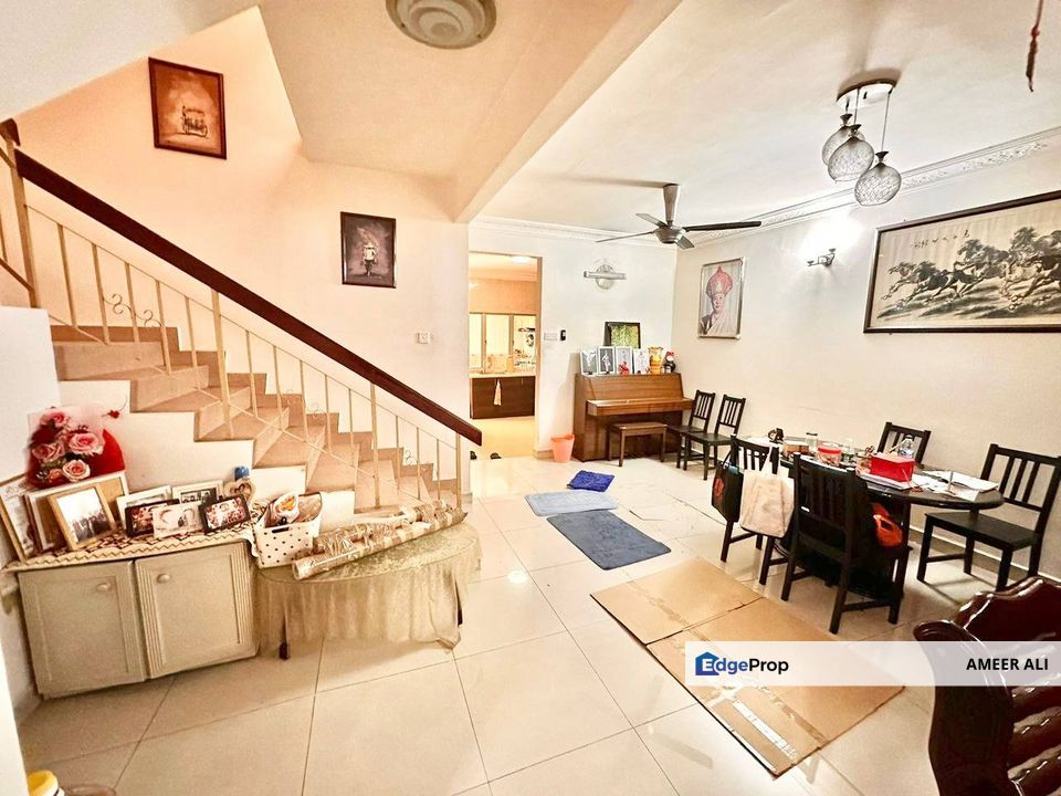 Puchong Utama Double Storey Furnished Freehold Below Value RM 100k+, Selangor, Puchong