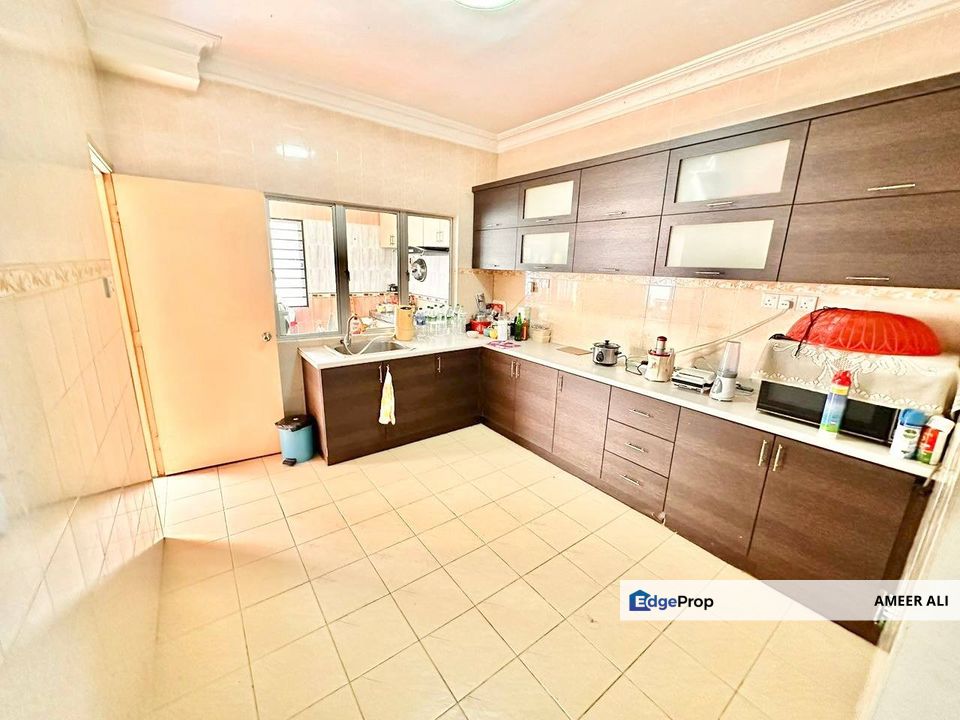 Puchong Utama Double Storey Furnished Freehold Below Value RM 100k+, Selangor, Puchong