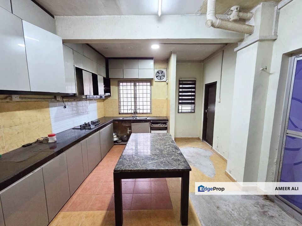 SP7 Saujana Putra Double Storey Fully Extend Gated Guarded, Selangor, Kuala Langat