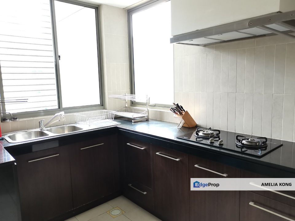 Spacious Unit Full Furnish come with private lobby, Kuala Lumpur, KLCC
