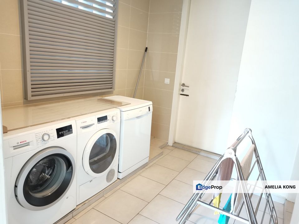 Spacious Unit Full Furnish come with private lobby, Kuala Lumpur, KLCC