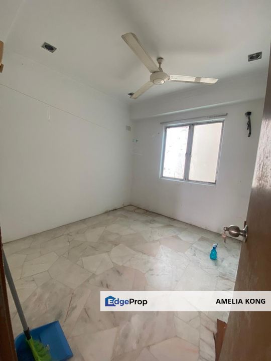 3 Bedrooms with Carpark Unit For Sales, Selangor, Puchong