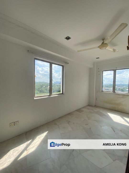 3 Bedrooms with Carpark Unit For Sales, Selangor, Puchong