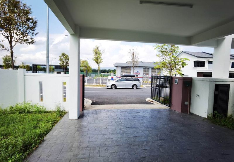 Woodbury Residency, Mahkota Hills Lenggeng Rumah Teres 2 Tingkat Corner Lot 42' x 65'  For Sale