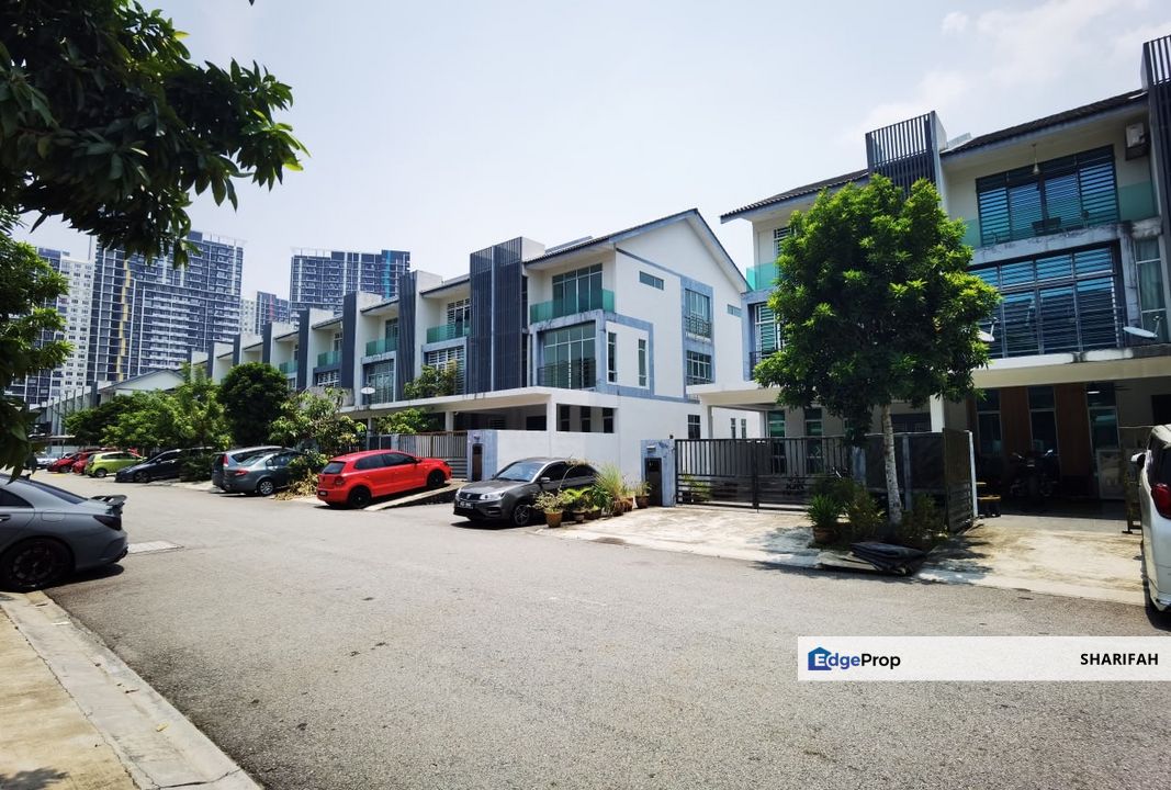 7 Bilik Fully Renovated Rumah Teres 3 Tingkat Bangi Avenue, Selangor, Bangi