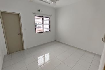 Laman Delfina @ Nilai Impian