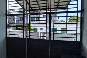 Laman Delfina @ Nilai Impian