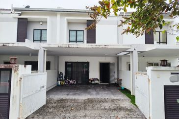 Laman Delfina @ Nilai Impian