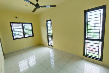 Laman Delfina @ Nilai Impian