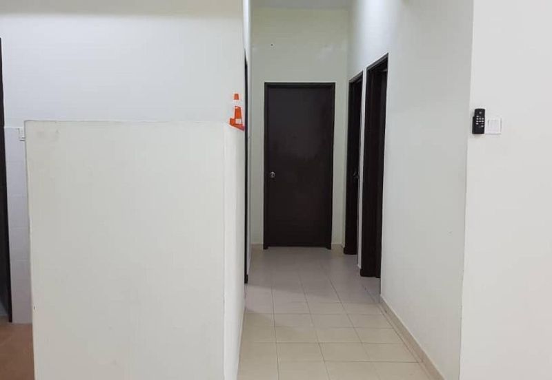 ANGGERIK COURT APARTMENT (PUTRA NILAI)