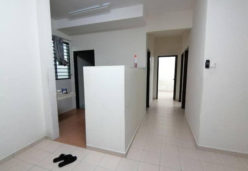 ANGGERIK COURT APARTMENT (PUTRA NILAI)