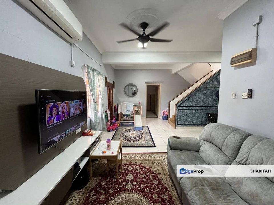 RENOVATED CORNER LOT Rumah Teres 2 Tingkat Taman Desaria Nilai 3, Negeri Sembilan, Nilai