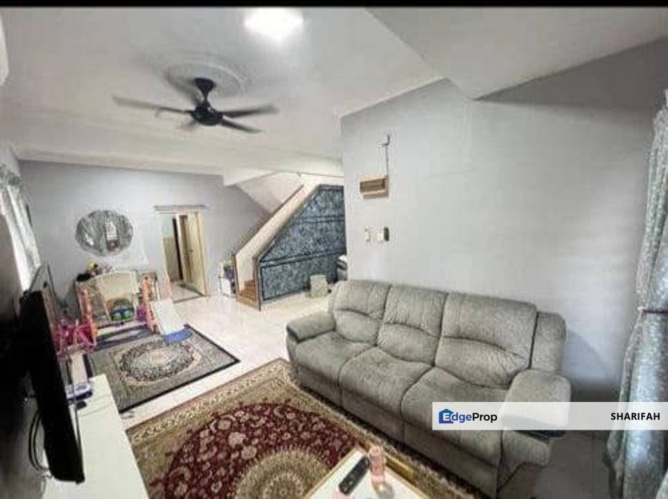 RENOVATED CORNER LOT Rumah Teres 2 Tingkat Taman Desaria Nilai 3, Negeri Sembilan, Nilai