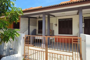 RUMAH TERES SETINGKAT TAMAN PANDAN JAYA SEKSYEN 1, MELAKA UNTUK DIJUAL