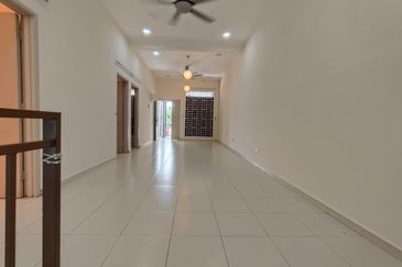 RUMAH TERES SETINGKAT TAMAN PANDAN JAYA SEKSYEN 1, MELAKA UNTUK DIJUAL