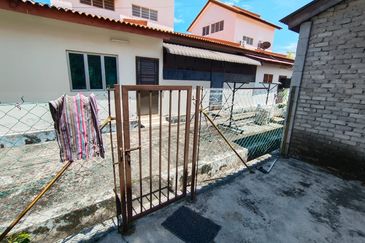 RUMAH TERES SETINGKAT TAMAN PANDAN JAYA SEKSYEN 1, MELAKA UNTUK DIJUAL