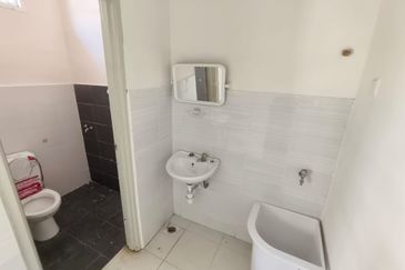 RUMAH TERES SETINGKAT TAMAN PANDAN JAYA SEKSYEN 1, MELAKA UNTUK DIJUAL