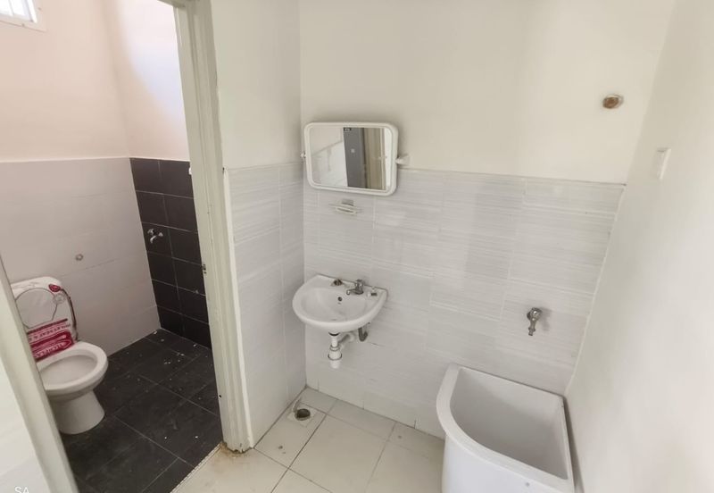 RUMAH TERES SETINGKAT TAMAN PANDAN JAYA SEKSYEN 1, MELAKA UNTUK DIJUAL