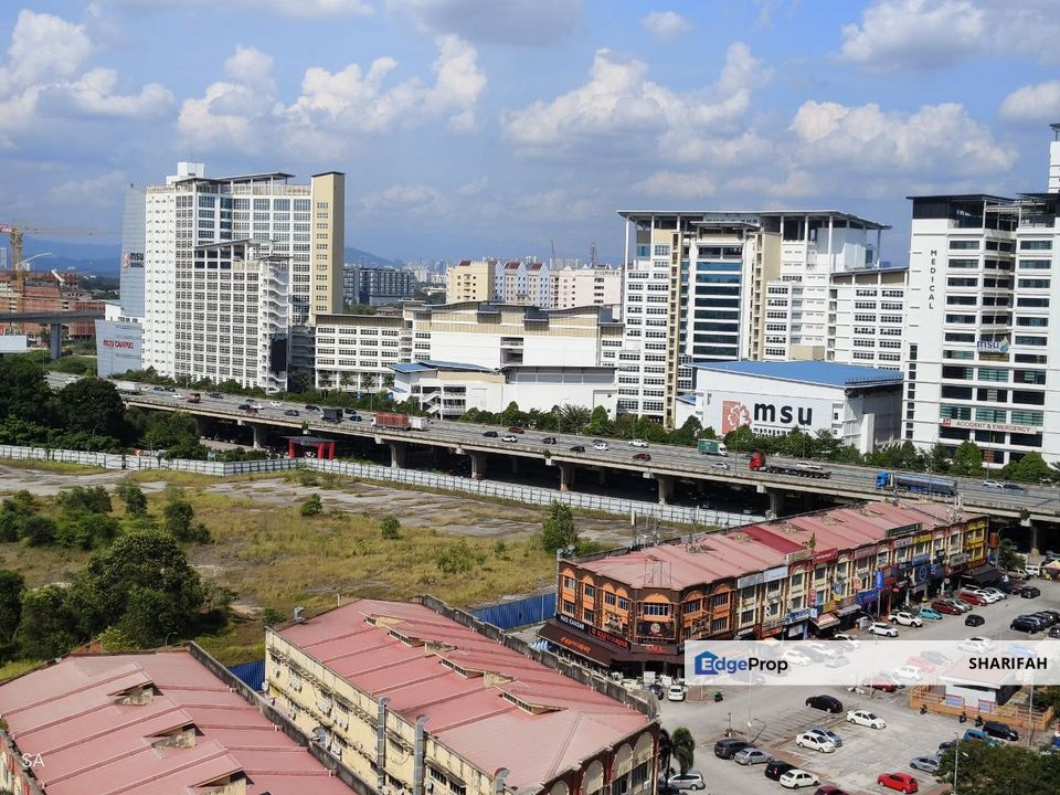 Menara U2 Shah Alam Newly Refurbished End Unit SOHO, Selangor, Shah Alam