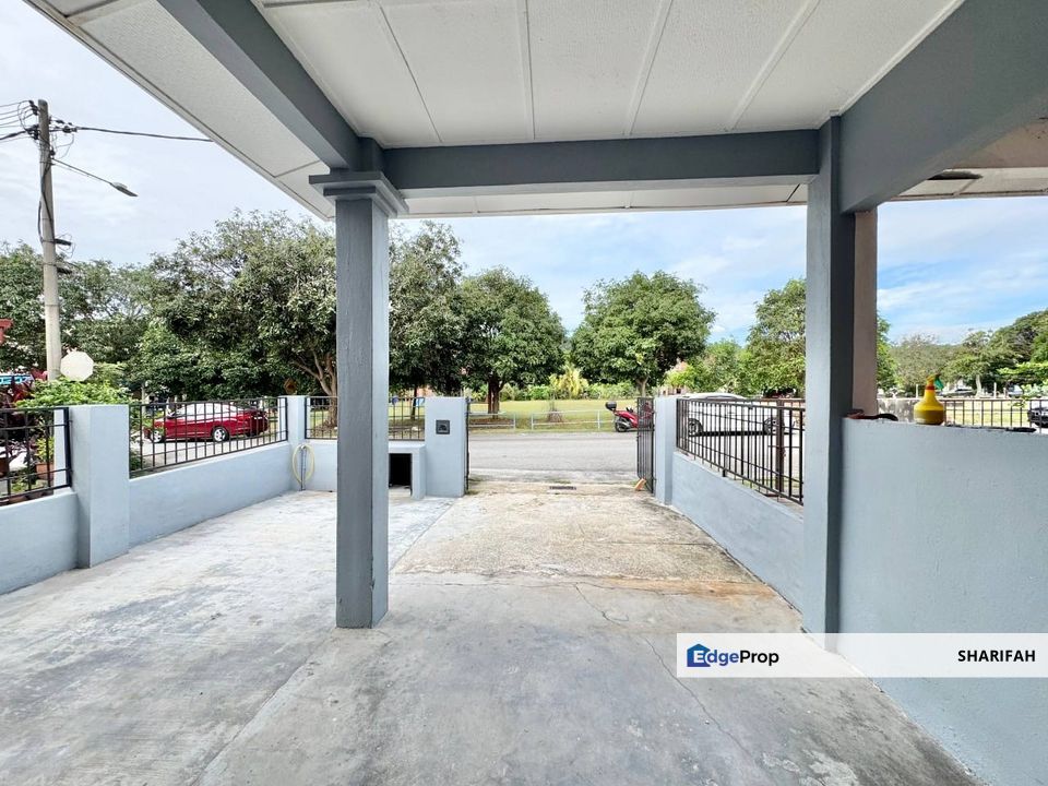 Taman Dahlia Bandar Baru Salak Tinggi Sepang Rumah Teres 2 Tingkat End Lot Facing Open , Selangor, Sepang