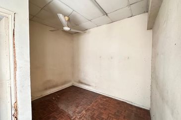 Bandar Bukit Tinggi 1 Shop Apartment