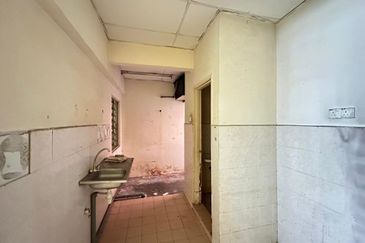 Bandar Bukit Tinggi 1 Shop Apartment