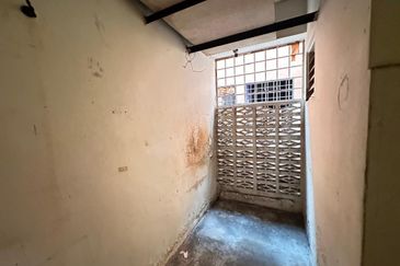 Bandar Bukit Tinggi 1 Shop Apartment