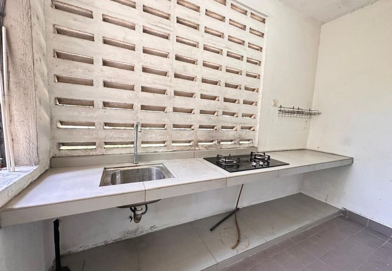 Pangsapuri Akasia, Bandar Botanic