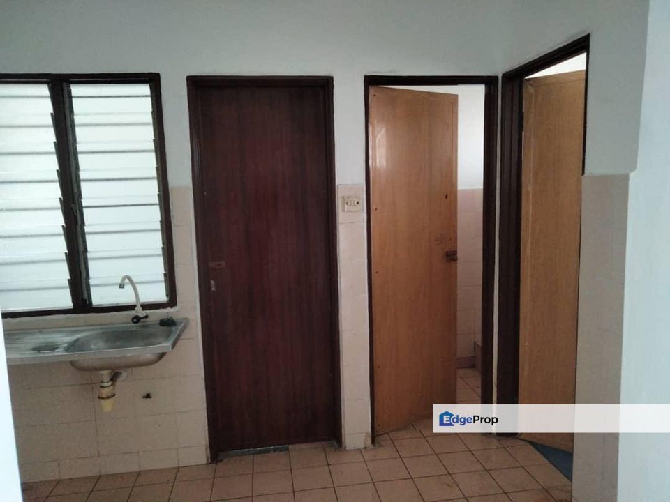 PANGSAPURI SERI PERANTAU PORT KLANG For Sale Full Loan , Selangor, Klang