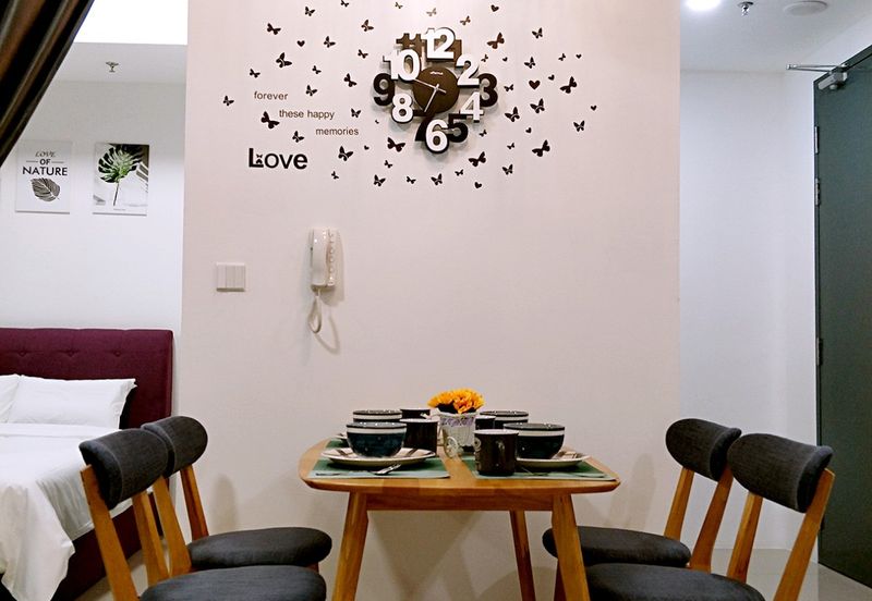 Tropicana 218 Macalister