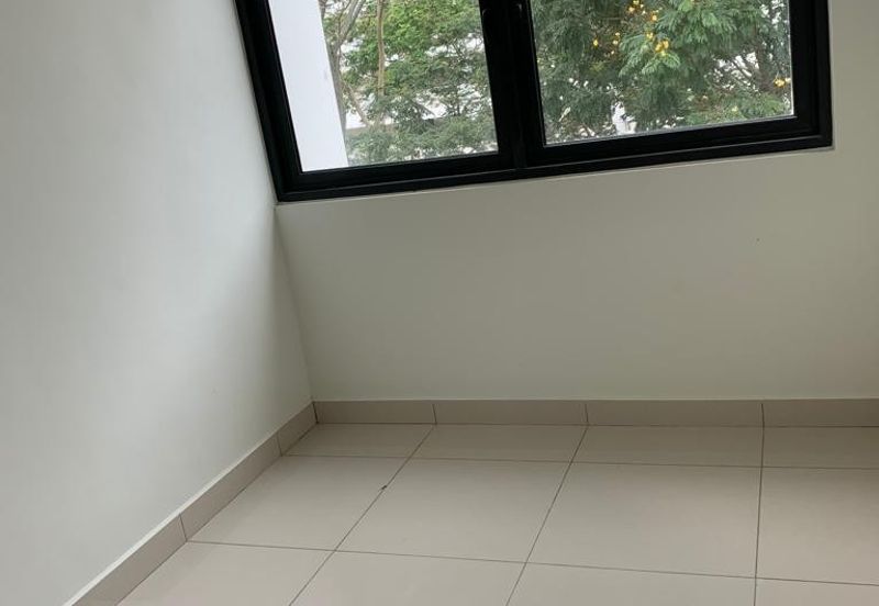 Stramax Residences @ Desaria