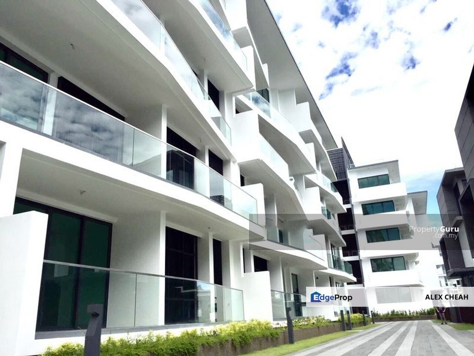 The Light Collection IV, Penang, Gelugor