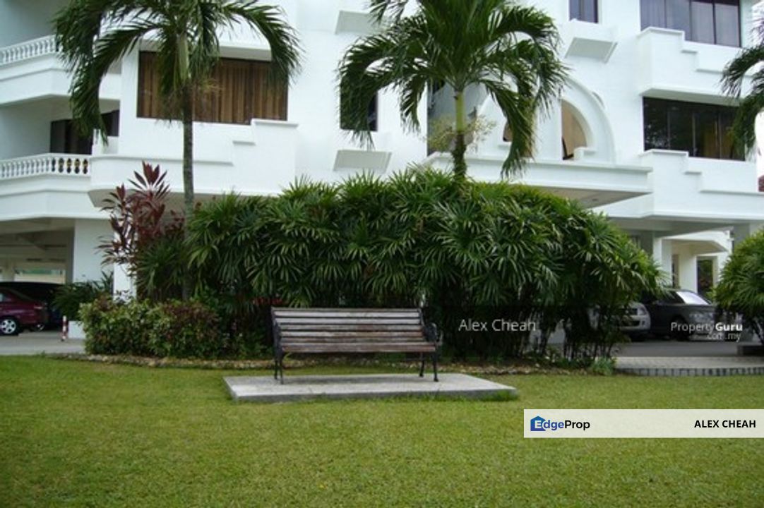 Bella Vista, Penang, Persiaran Gurney