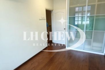 Persiaran Bukit Kecil 2