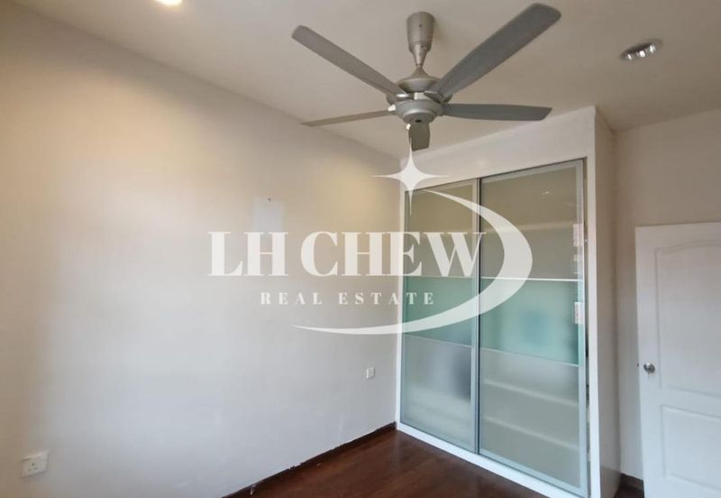 Persiaran Bukit Kecil 2