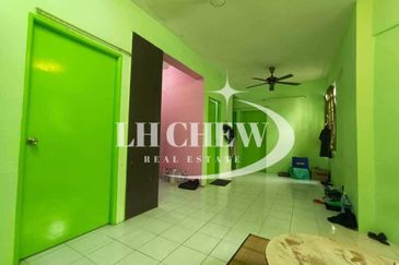 Desa Bayan Apartment