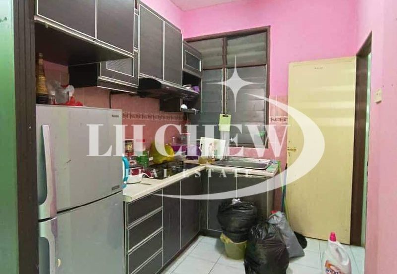 Desa Bayan Apartment