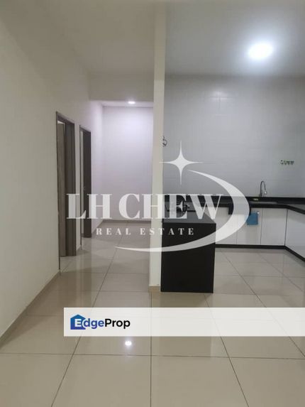 CHEAP Tree Sparina 1130sf Basic Reno Poolview @ Bayan Lepas Airport, Penang, Bayan Lepas