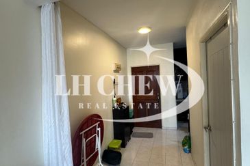 Relau Vista Apartment