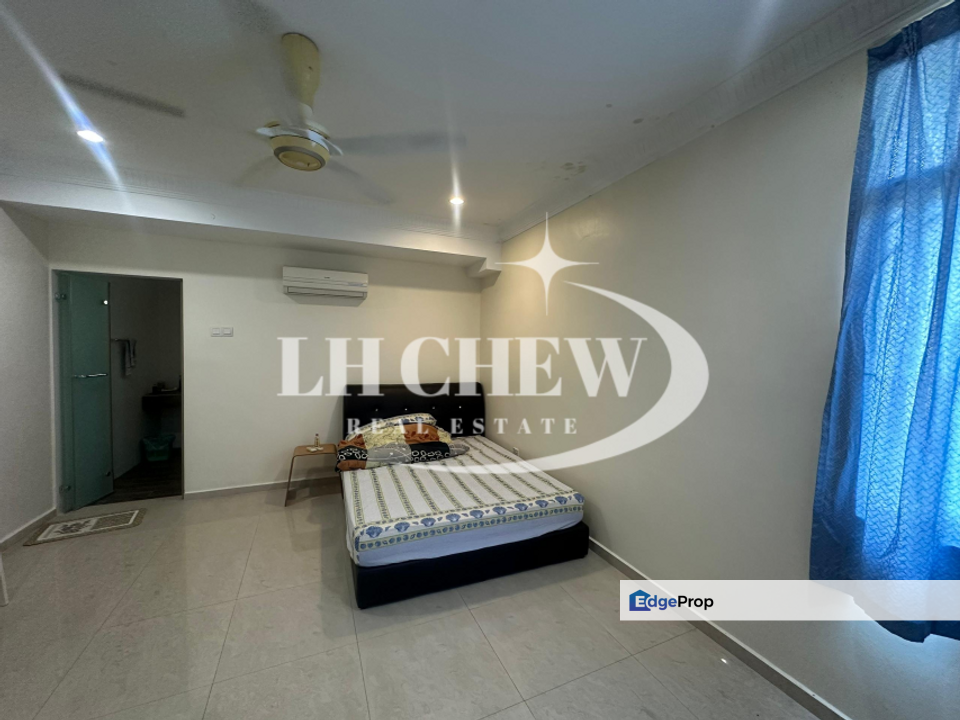 Double Storey Semi D 4250sf Renovated @ Batu Maung Taman Iping Airport, Penang, Batu Maung