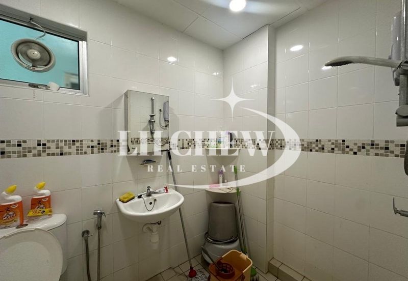 One World 1 (1-World)