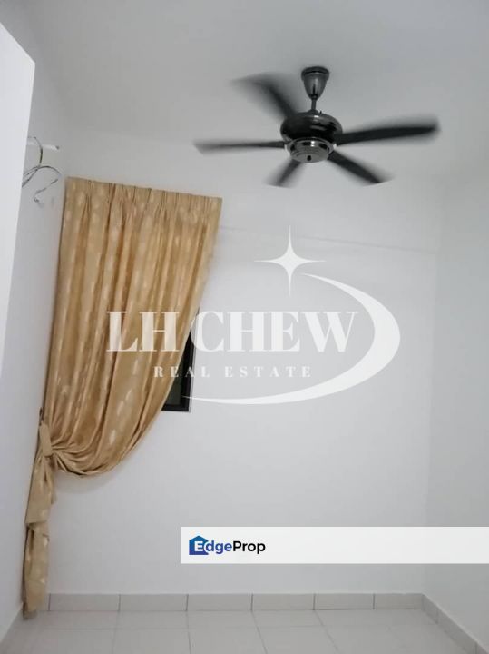 CHEAP One Foresta 900sf RENOVATED AIRPORT & POOLVIEW @ Bayan Lepas FTZ, Penang, Bayan Lepas