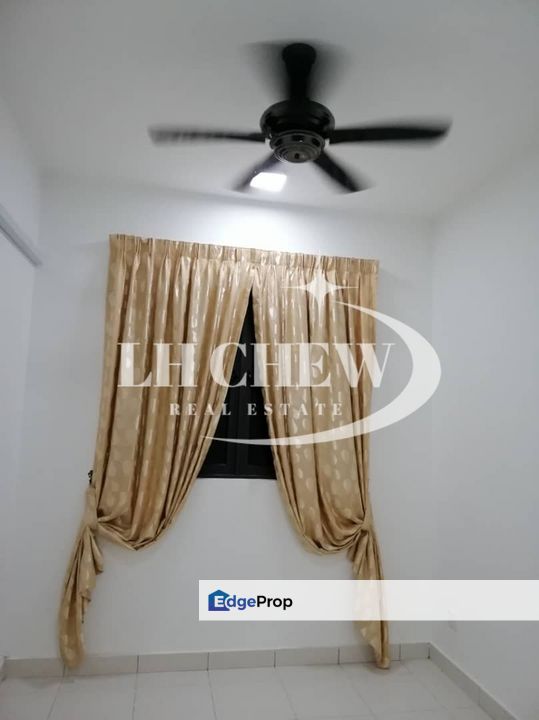 CHEAP One Foresta 900sf RENOVATED AIRPORT & POOLVIEW @ Bayan Lepas FTZ, Penang, Bayan Lepas