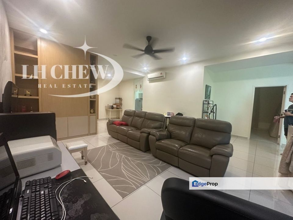 CHEAP Fiera Vista 1450sf Fully Reno Poolview @ Bayan Lepas Airport, Penang, Bayan Lepas
