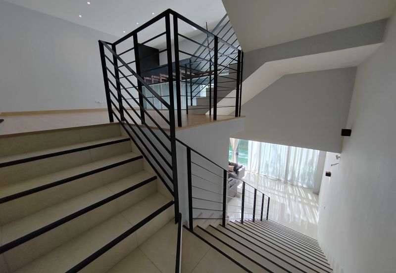 3 Storey Reflexion Pool Villa @ Puchong South