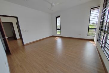 Double Storey Corner Lot Terrace 3,450 sqft Casira Bandar Bukit Raja