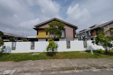 Double Storey Corner Lot Terrace 3,450 sqft Casira Bandar Bukit Raja